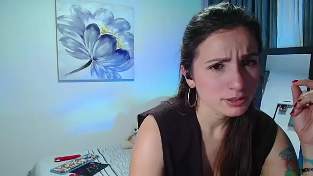 vanessabrown  online show from December 28, 2024, 4:08 am