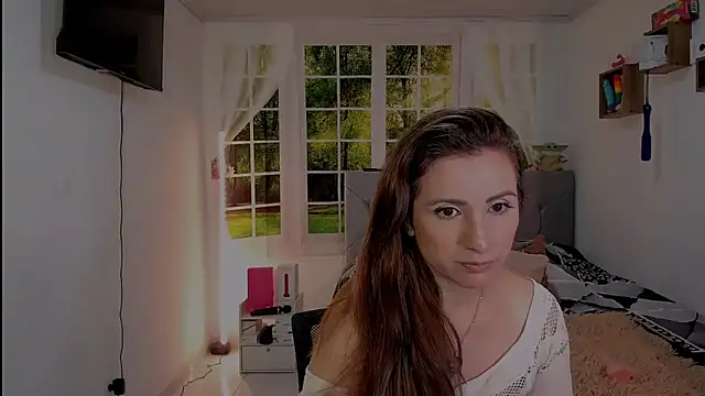 vanessabrown  online show from May 4, 2026, 2:13 pm