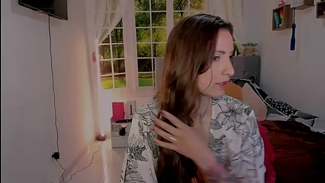 vanessabrown  online show from May 8, 2026, 2:11 pm