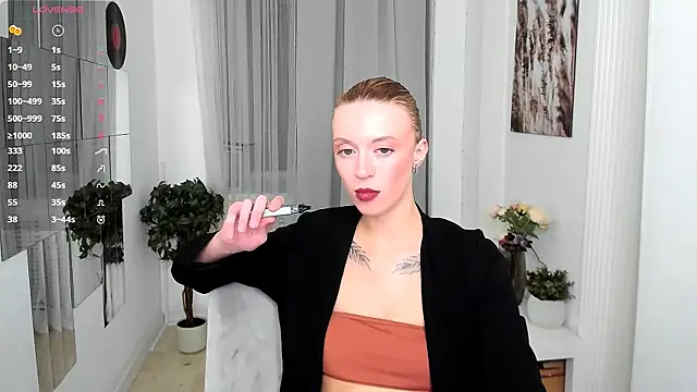 Snapshot of Salme_Sweet chatting on October 5, 2025, 10:29 pm Salme Sweet online show from October 5, 2025, 10:29 pm