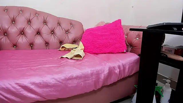Mature Skinny online show from December 27, 2024, 3:48 pm