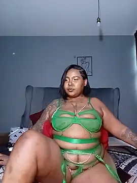 PearlSexxy69 online show from June 28, 2026, 5:02 am