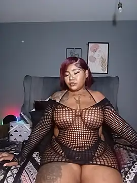 PearlSexxy69 online show from August 5, 2026, 4:54 pm