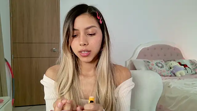Snapshot of Sensualtease chatting on December 4, 2024, 3:04 am Sensualtease online show from December 4, 2024, 3:04 am