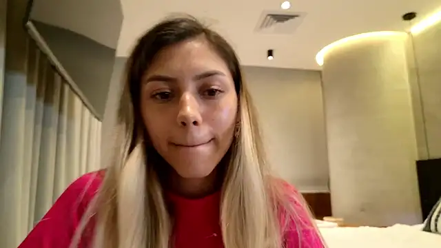 Snapshot of Sensualtease chatting on December 23, 2024, 3:29 am Sensualtease online show from December 23, 2024, 3:29 am