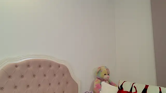 Snapshot of Sensualtease chatting on January 4, 2025, 4:44 am Sensualtease online show from January 4, 2025, 4:44 am