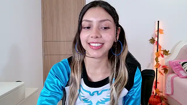 Snapshot of Sensualtease chatting on September 27, 2025, 12:48 am Sensualtease online show from September 27, 2025, 12:48 am