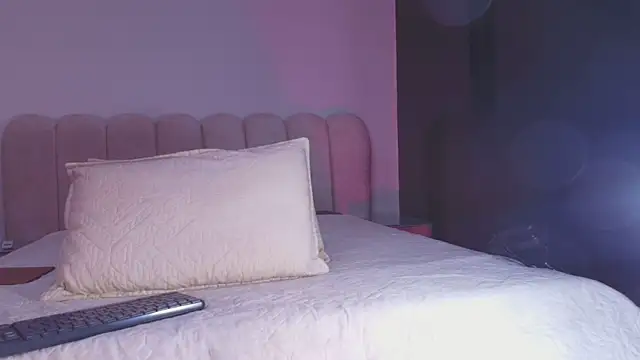 sofi decker online show from November 29, 2025, 11:57 am