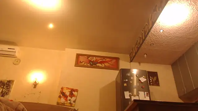 Janiffer MiMi online show from January 28, 2025, 12:22 pm