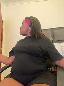 BADFATASS85 online show from December 18, 2024, 3:44 pm