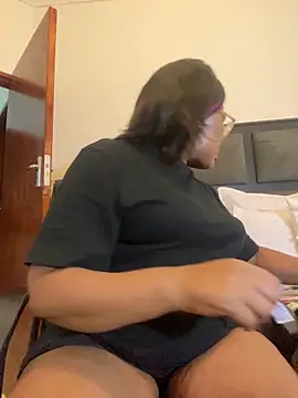 BADFATASS85 online show from December 18, 2024, 7:19 pm