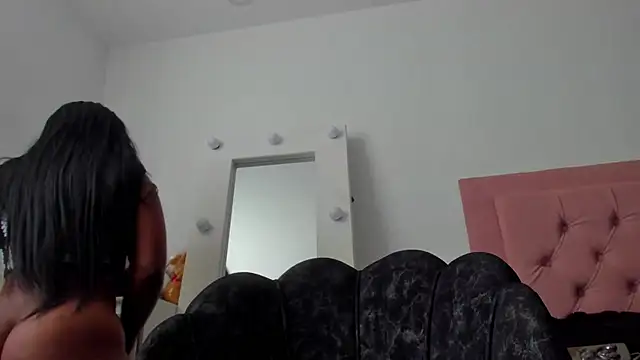 Lindsay-hii online show from September 30, 2025, 8:58 pm