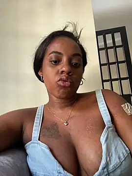 HollyJorda online show from December 15, 2025, 9:41 pm