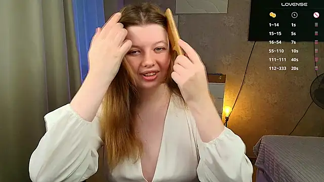 Snapshot of Vivian_cutie chatting on October 29, 2025, 1:35 pm Vivian cutie online show from October 29, 2025, 1:35 pm