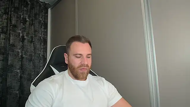 Thori92 online show from November 1, 2025, 6:21 pm