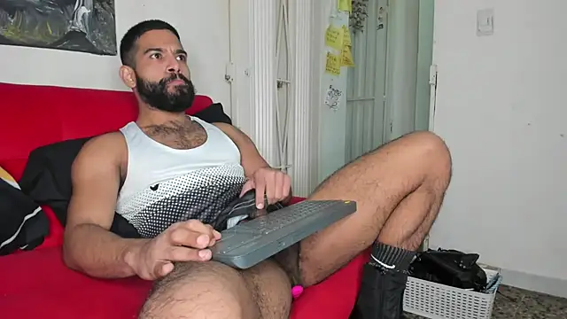 sweatyhairypig23 online show from January 11, 2026, 3:55 am