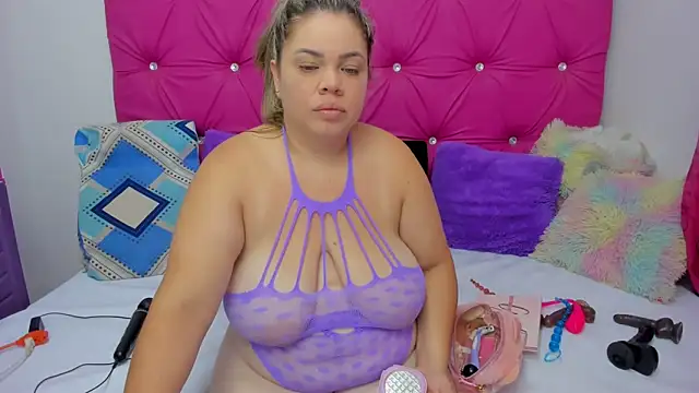 VivianPorto online show from May 14, 2026, 12:56 pm