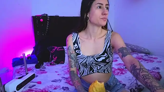 Snapshot of I_am_kim chatting on March 3, 2026, 2:18 am I am kim online show from March 3, 2026, 2:18 am