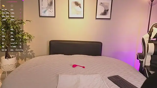 JacoboSwam online show from April 24, 2026, 3:31 am