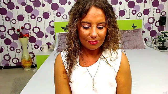 Snapshot of PetiteAlyssa chatting on February 26, 2025, 8:26 am PetiteAlyssa online show from February 26, 2025, 8:26 am