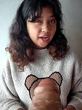 Peach Girll online show from February 26, 2025, 5:07 pm