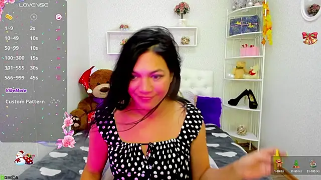 Mollywell online show from December 9, 2024, 8:44 am