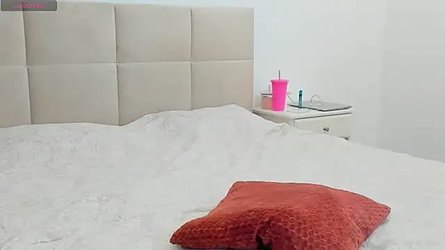 Snapshot of Sunshine_Eva chatting on October 21, 2025, 5:13 pm Sunshine Eva online show from October 21, 2025, 5:13 pm