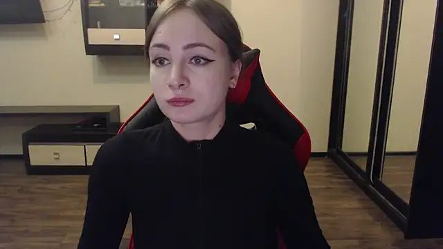 Laralianna online show from January 9, 2025, 7:42 am