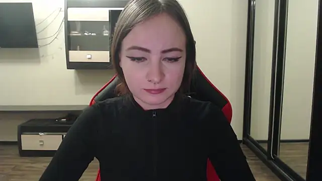 Laralianna online show from February 9, 2025, 3:12 pm