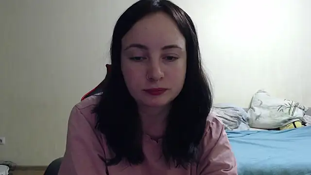 Laralianna online show from October 22, 2025, 4:18 pm