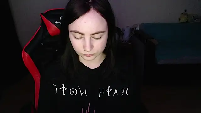 Laralianna online show from February 13, 2026, 5:31 pm