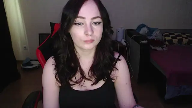 Laralianna online show from March 19, 2026, 9:24 am