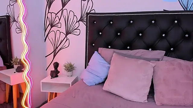 Sweet Ariadna  online show from August 4, 2026, 12:19 pm