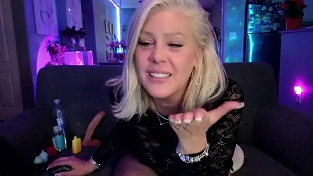 Lexi Shocker online show from June 17, 2026, 7:44 am