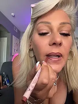 Lexi Shocker online show from August 3, 2026, 9:18 pm