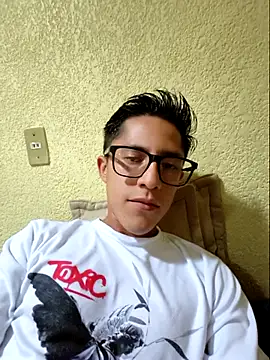 KevinCrz online show from October 18, 2025, 11:05 pm