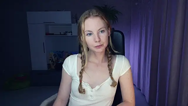 Snapshot of Cuddle_Cat chatting on October 27, 2025, 1:59 pm Cuddle Cat online show from October 27, 2025, 1:59 pm