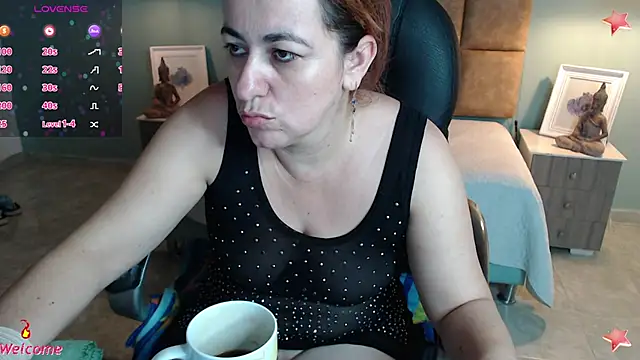 Barbiegomez online show from February 19, 2025, 3:28 am