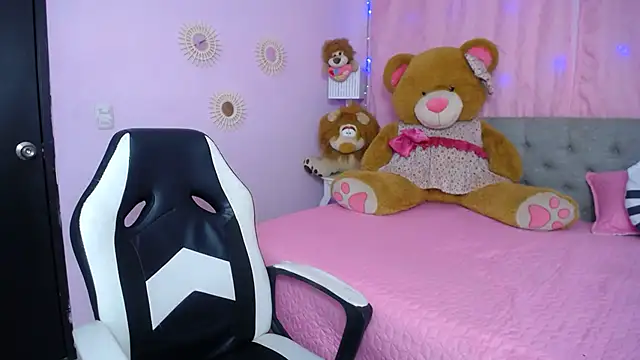 Snapshot of cum_bigass chatting on October 24, 2025, 12:01 pm cum bigass online show from October 24, 2025, 12:01 pm