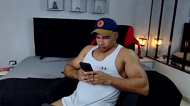 Snapshot of tyler_hank01 chatting on February 3, 2025, 5:24 pm tyler hank01 online show from February 3, 2025, 5:24 pm