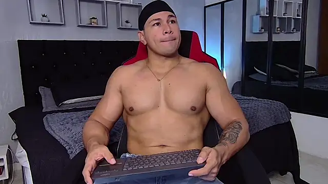 Snapshot of tyler_hank01 chatting on September 13, 2025, 1:11 pm tyler hank01 online show from September 13, 2025, 1:11 pm