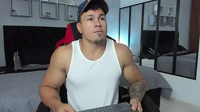 Snapshot of tyler_hank01 chatting on October 13, 2025, 5:57 pm tyler hank01 online show from October 13, 2025, 5:57 pm