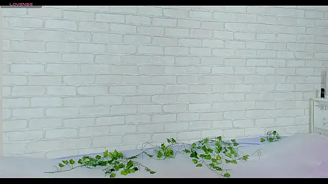 LinaKenny online show from January 14, 2026, 2:12 pm