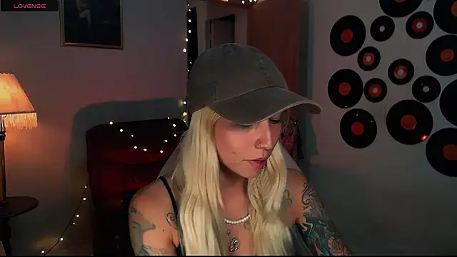 Saucy Jenn online show from February 22, 2025, 3:01 am