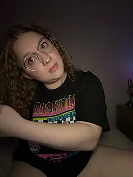 EmmieRae online show from March 19, 2026, 2:37 am