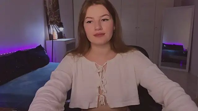 Snapshot of alwaysfrida chatting on October 27, 2025, 11:36 am alwaysfrida online show from October 27, 2025, 11:36 am