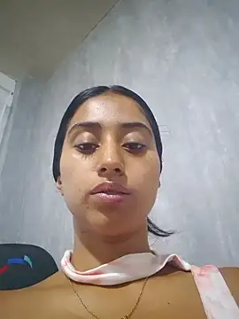 Snapshot of Valentinne_z chatting on February 1, 2025, 2:02 pm Valentinne z online show from February 1, 2025, 2:02 pm