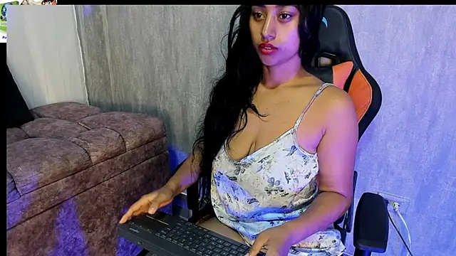 Valentinne z online show from February 10, 2025, 8:42 am