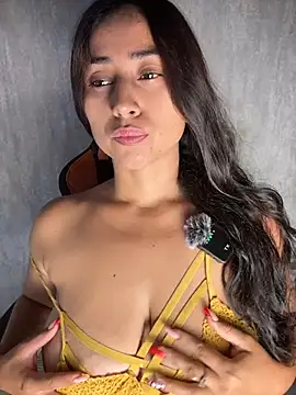 Snapshot of Valentinne_z chatting on November 29, 2025, 3:53 am Valentinne z online show from November 29, 2025, 3:53 am