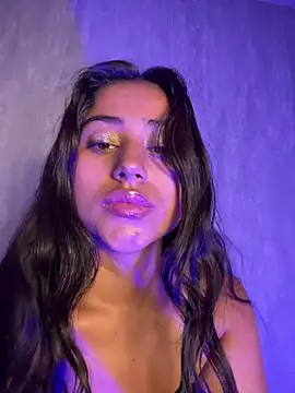 Snapshot of Valentinne_z chatting on December 14, 2025, 2:00 pm Valentinne z online show from December 14, 2025, 2:00 pm